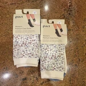 NEW! Pact Iris Blue Heather Ditzy Premium Crew Socks Two Pair NWT! Retail: $27